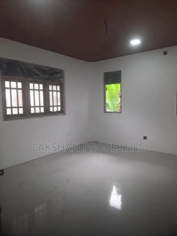 House For Rent In Boralesgamuwa Lake Road