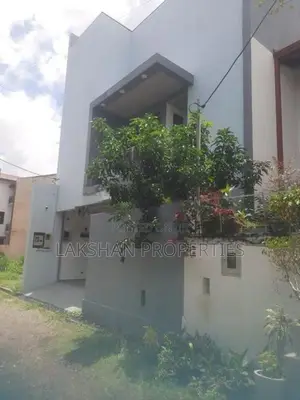 Two Story House For Rent In Boralesgamuwa Lake Road