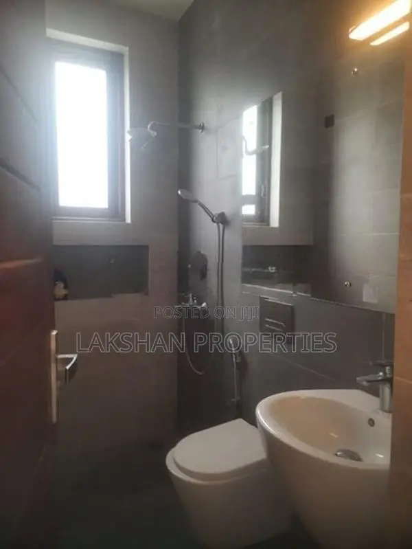 Two Story House For Rent In Boralesgamuwa Lake Road