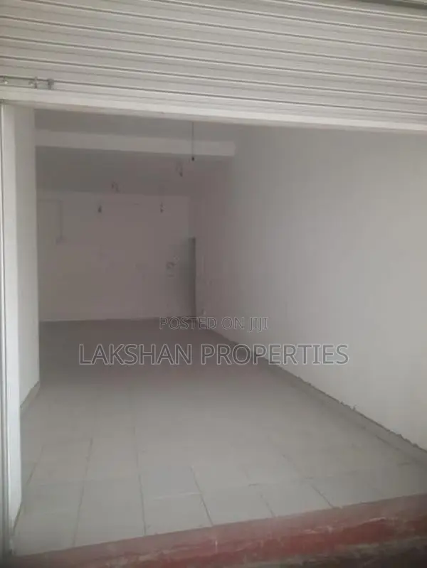 Shop For Rent In Boralesgamuwa Lake Road