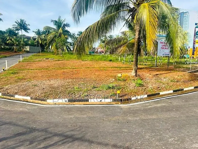Prime Commercial Land For Sale in Kaduwela Town