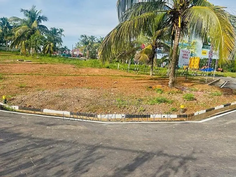 Prime Commercial Land For Sale in Kaduwela Town