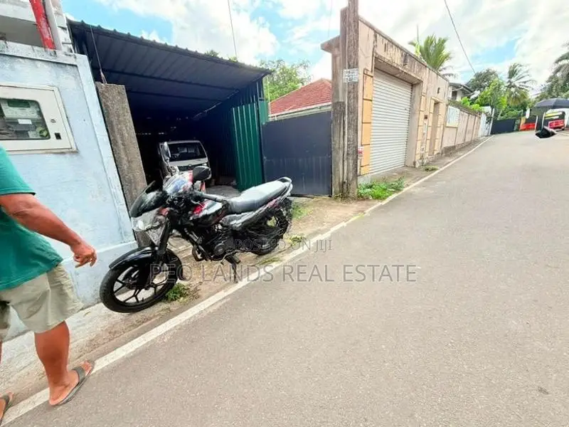 (SL1561) 10 Perch Land for Sale in Muththhettugoda, Battaramulla