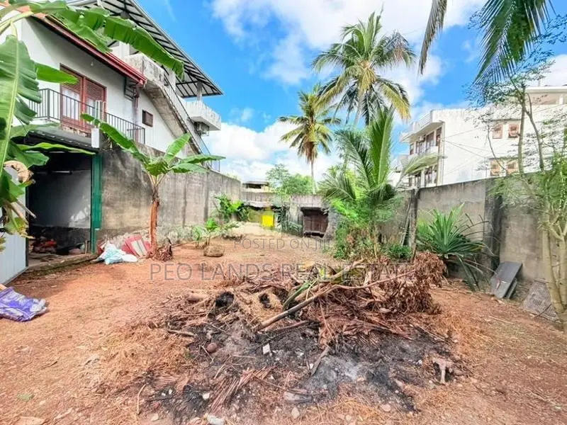(SL1561) 10 Perch Land for Sale in Muththhettugoda, Battaramulla
