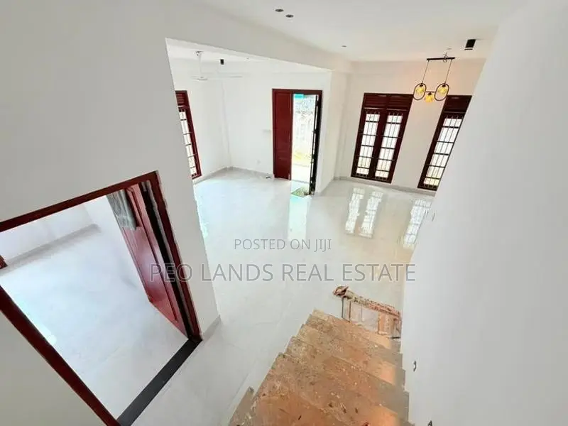 (SH1563) House for Sale in Kalalgoda, Thalawathugoda