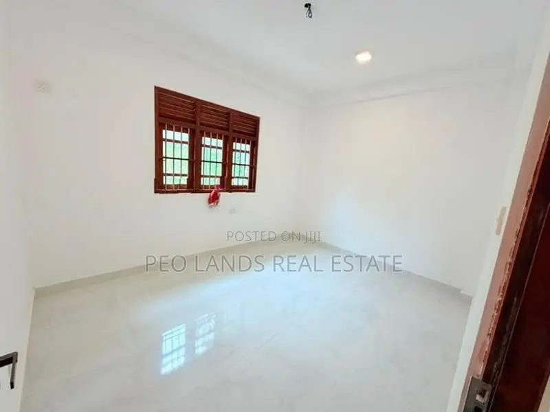 (SH1563) House for Sale in Kalalgoda, Thalawathugoda