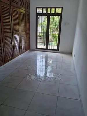 Two storied house for rent in Colombo 07