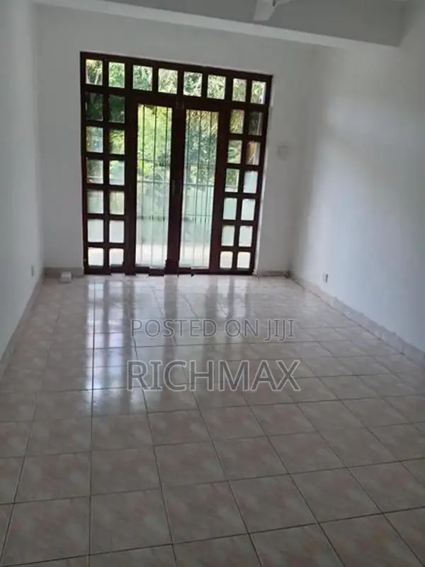 Two storied house for rent in Colombo 07