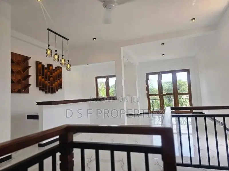 BRAND NEW LUXURY HOUSE In WALKING DISTANCE MAHARAGAMA