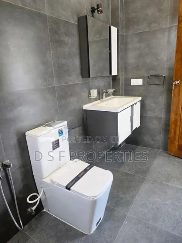 BRAND NEW LUXURY HOUSE In WALKING DISTANCE MAHARAGAMA