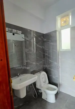 1200 Sq.Ft 3 BHK 2 Bath Apartment for Sale in Wellawatte