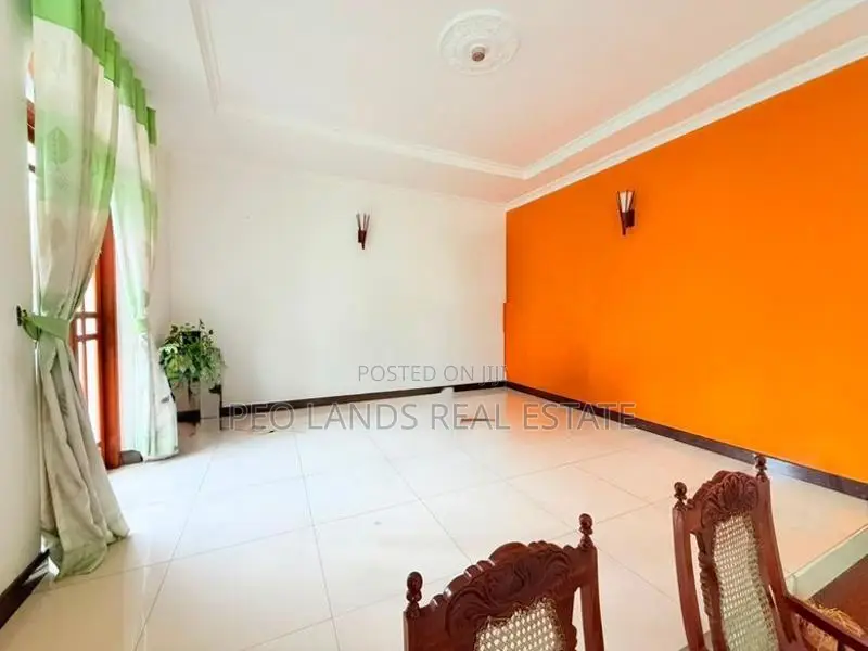 (SH1566) Three Storey House for Sale in Battaramulla Thalangama