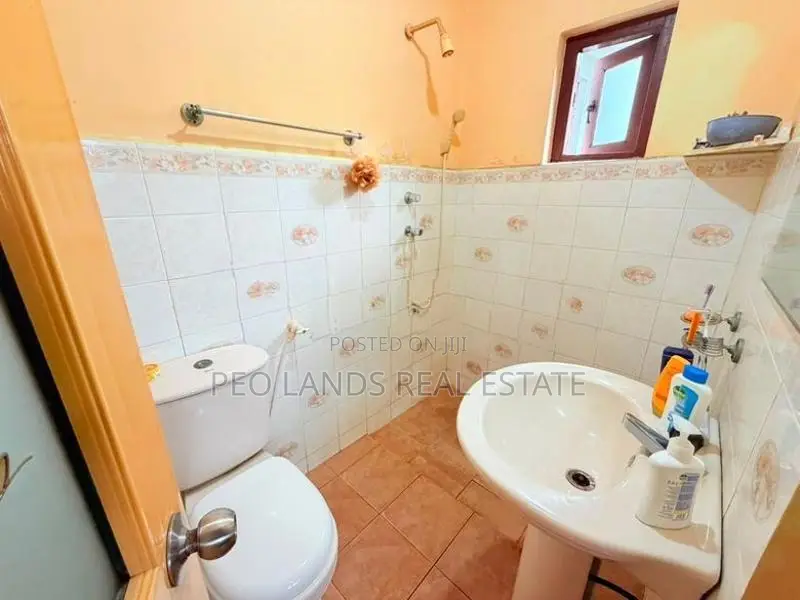 (SH1566) Three Storey House for Sale in Battaramulla Thalangama