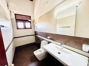(SH1439) Three Storey House for Sale in Koswatta, Battaramulla