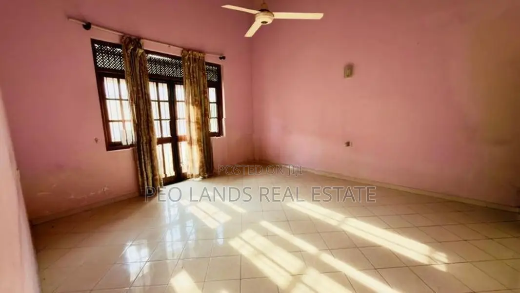 (SH1443) Two Storey House for Sale in Battaramulla
