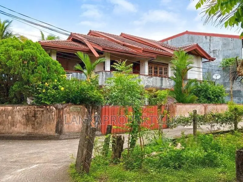 Two Storeyed House for Sale in Wijayarama Road, Gampaha