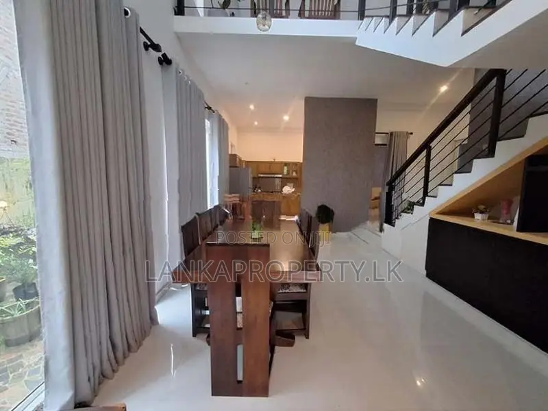 Two Storied Luxury House for Sale in Pasyala, Nittambuwa.