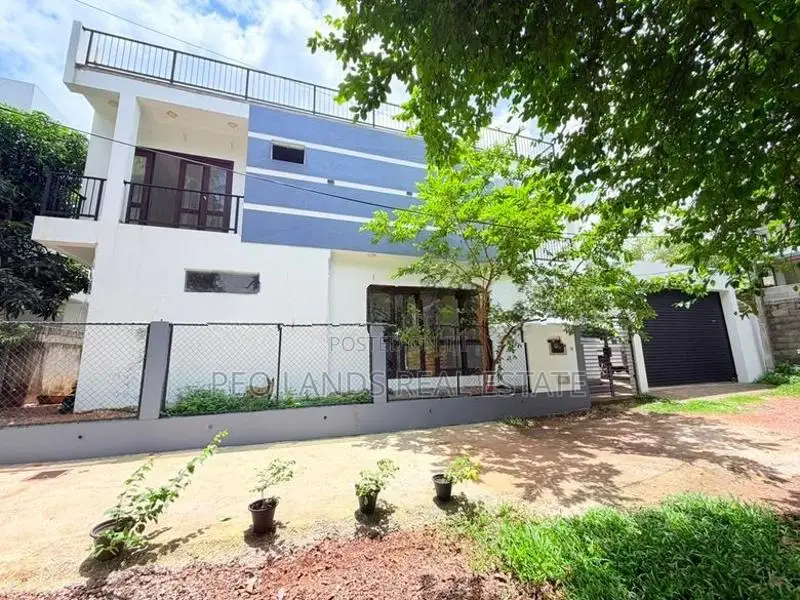 (SR1568) Luxury Two Storey House for Rent in Akuregoda, Battaramulla