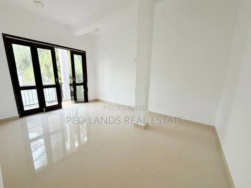 (SR1568) Luxury Two Storey House for Rent in Akuregoda, Battaramulla