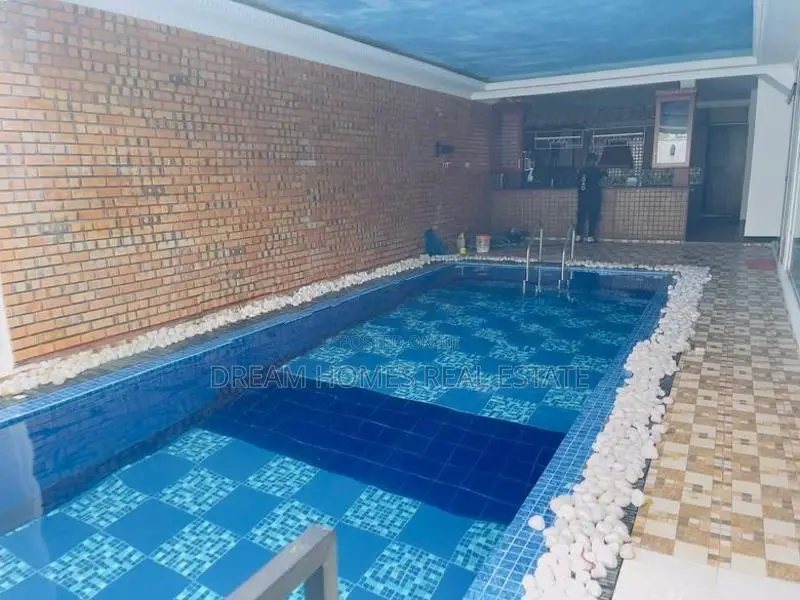 Luxury 2-Storey House with Swimming Pool for Sale Baththaramulla