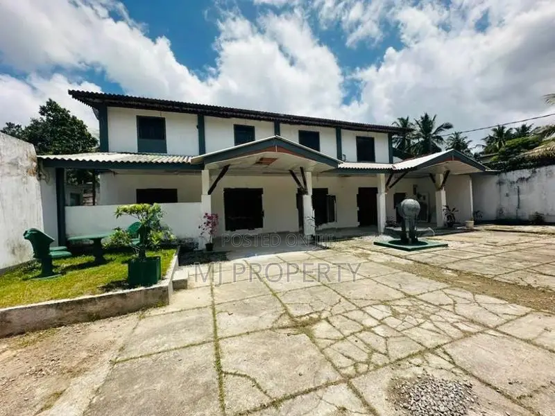 ( YC-1171) Valuable Commercial Reception Hall Building Sale in Kottawa