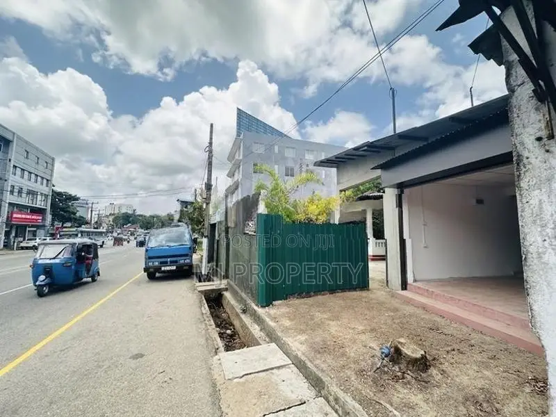 ( YC-1161) Valuable Commercial Shop Space Rent in Maharagama