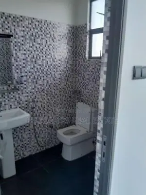 (AC236) Three Storey Commercial Building for Sale in Moratuwa