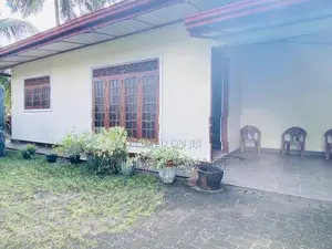 අතුරුගිරිය, ගල්වරුසාව පාරේ පිහිටි නිවසක් විකිණීමට ඇත. (ID : ATHU043S)