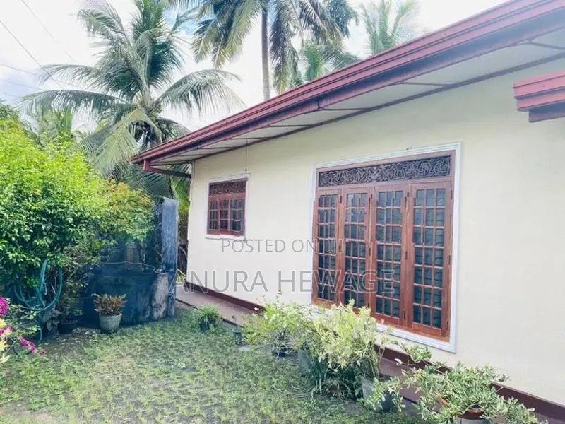අතුරුගිරිය, ගල්වරුසාව පාරේ පිහිටි නිවසක් විකිණීමට ඇත. (ID : ATHU043S)