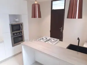 Foreign Architect-Designed Luxury House for Sale – Battaramulla