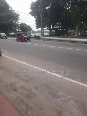 Building For Sale In Boralesgamuwa බෙල්ලන්විල