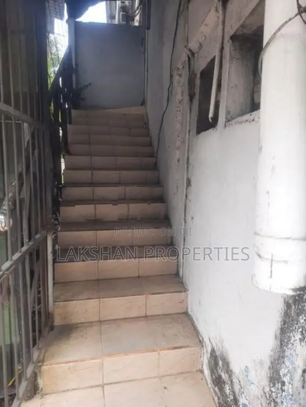 Building For Sale In Boralesgamuwa බෙල්ලන්විල