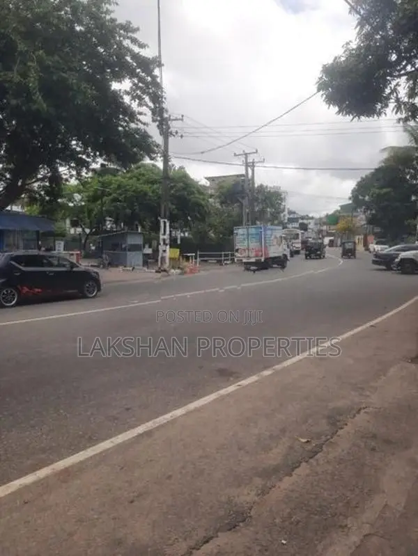 Building For Sale In Boralesgamuwa බෙල්ලන්විල