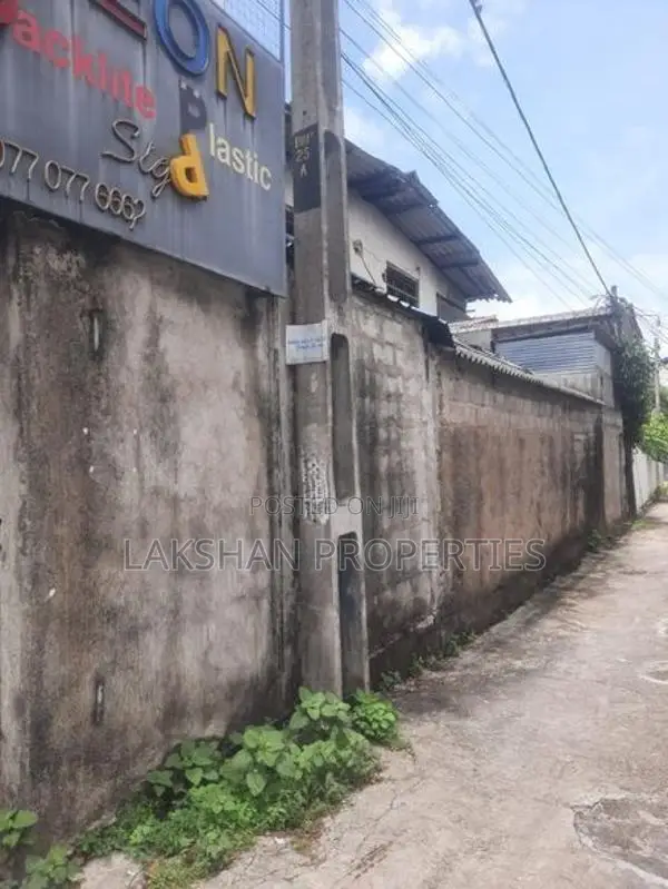 Building For Sale In Boralesgamuwa බෙල්ලන්විල