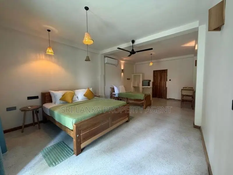 Villa 6 Bed Bath AC Room Beach & Swimming Pool Habaraduwa Talpe Galle