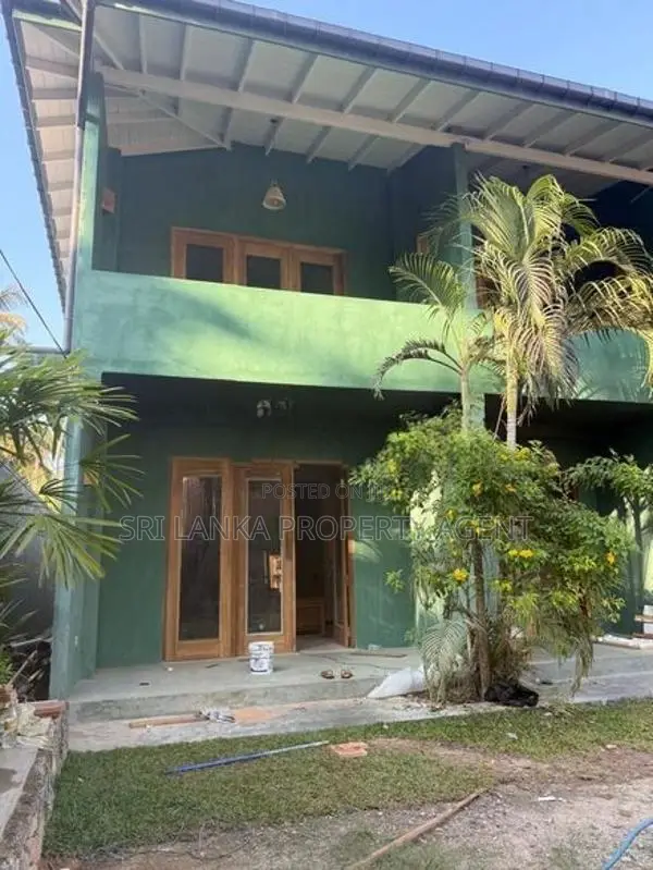 Villa 6 Bed Bath AC Room Beach & Swimming Pool Habaraduwa Talpe Galle