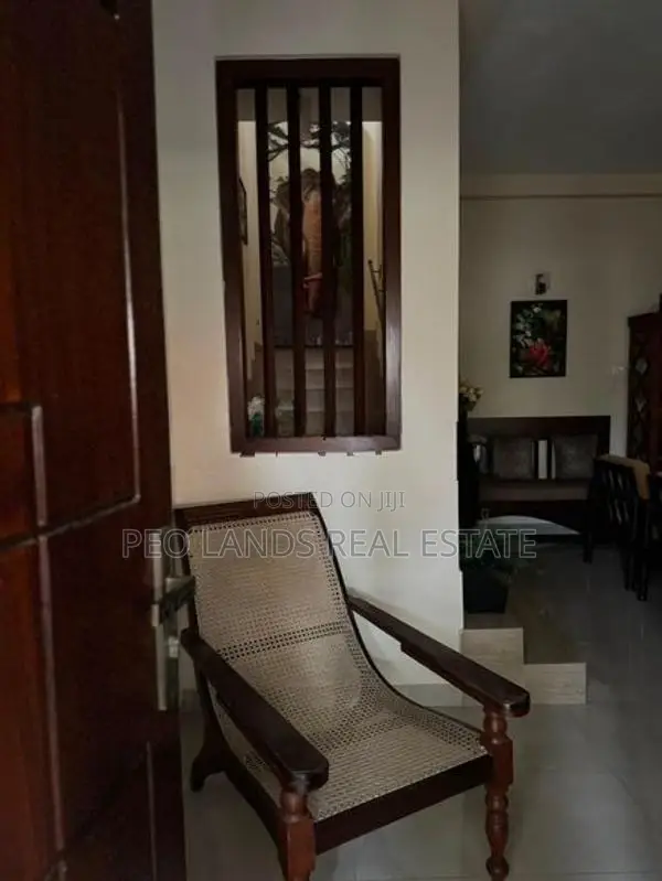 (AH240) Luxurious 2-Story House for Sale in Kottawa Mattegoda
