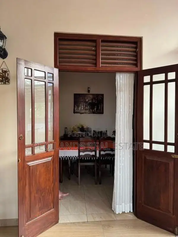 (AH240) Luxurious 2-Story House for Sale in Kottawa Mattegoda