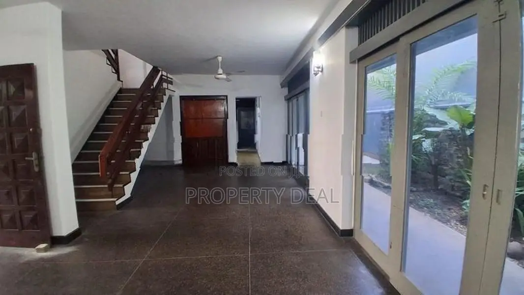 🏡 Spacious 9 Bedroom House for Rent Colombo 05 - PDH287