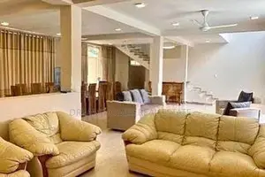 9 Bedroom Commercial Villa for Sale in Padukka