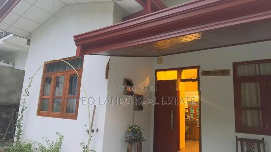 (AH58) Three Bedroom House for Sale in Padukka