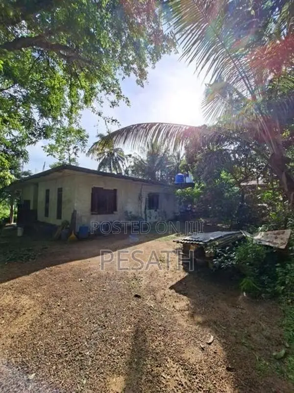 Land For Sale Including Single Story House Athurugiriya