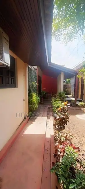 Any proposed /2 story house /building kapuwatta city kapuwathha ja ela