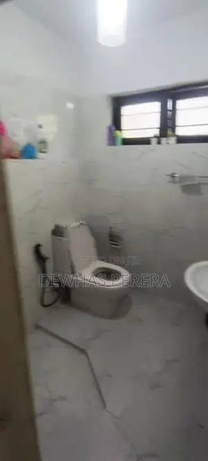 Any proposed /2 story house /building kapuwatta city kapuwathha ja ela