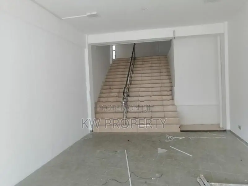 4 story building for rent in Boralasgamuwa