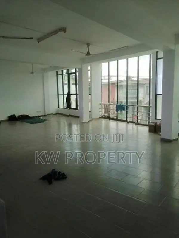 4 story building for rent in Boralasgamuwa