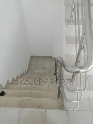 4 story building for rent in Boralasgamuwa