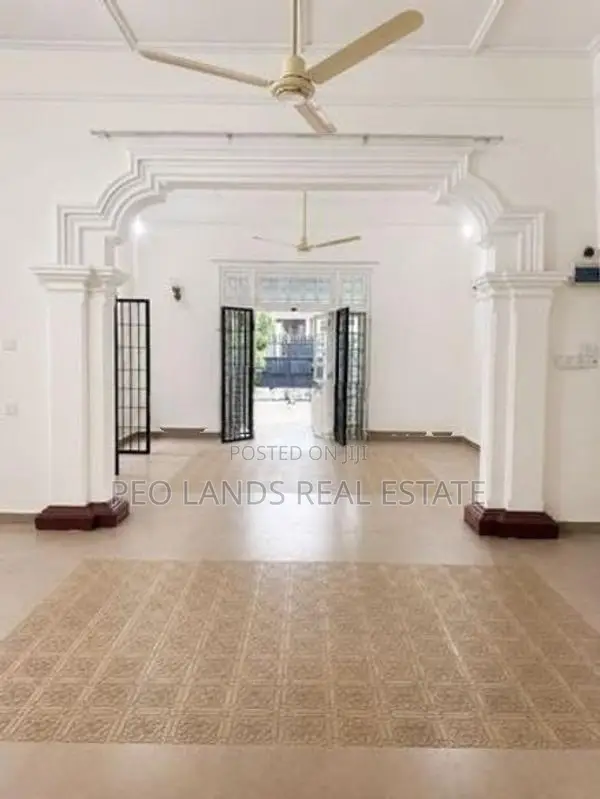 (AR235) Colonial House for Rent in Dehiwala