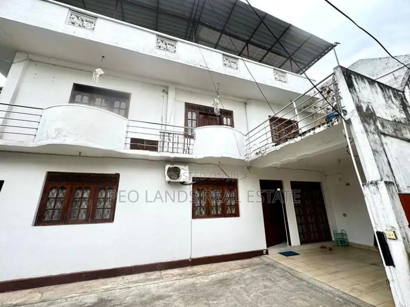 (SH1296) Three Storey House for Sale in Rajagiriya
