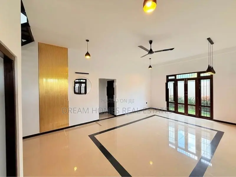 Modern Luxury House for Sale – Pannipitiya (Kanvin City)